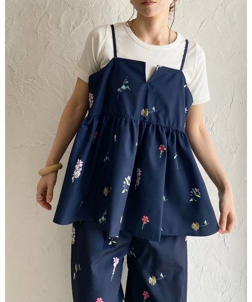 She's Closet(シーズクローゼット)の「フレア花柄フラワープリントキャミソールビスチェ(キャミソール・レディース・ネイビー/ブラック/オフホワイト/ベージュ/ブルー系その他/ベージュ系その他/ベージュ系その他2/ブラック系その他/ブルー系その他2/ブラック系その他2・FREE)」の9枚目の写真