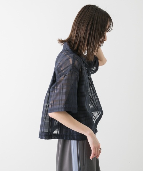 SENSE OF PLACE by URBAN RESEARCH（センスオブプレイスバイアーバンリサーチ）の「シアーチェッククロップドシャツ（シャツ/ブラウス・レディース・ネイビー/ピンク/オフホワイト・ONE）」の5枚目の写真