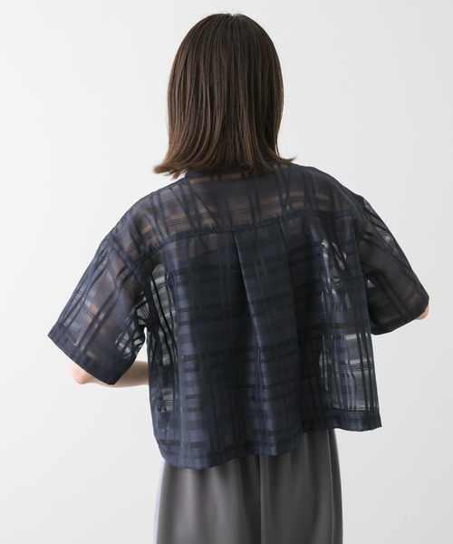 SENSE OF PLACE by URBAN RESEARCH（センスオブプレイスバイアーバンリサーチ）の「シアーチェッククロップドシャツ（シャツ/ブラウス・レディース・ネイビー/ピンク/オフホワイト・ONE）」の6枚目の写真