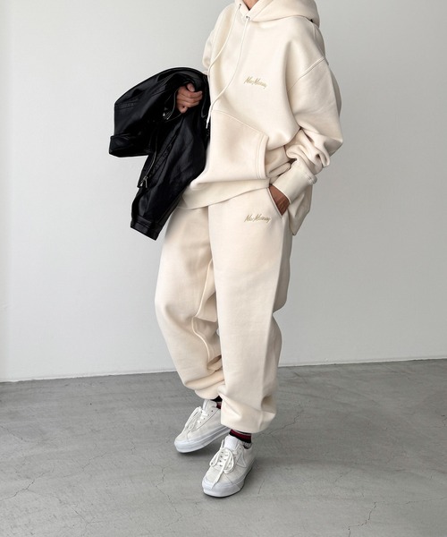 CANAL JEAN（キャナルジーン）の「Mac Murray　Mac Murray 刺繍スウェットパンツ（スウェットパンツ・レディース・クリーム/ネイビー・MEDIUM/LARGE）」の2枚目の写真