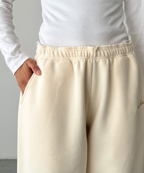 CANAL JEAN（キャナルジーン）の「Mac Murray　Mac Murray 刺繍スウェットパンツ（スウェットパンツ・レディース・クリーム/ネイビー・MEDIUM/LARGE）」の16枚目の写真