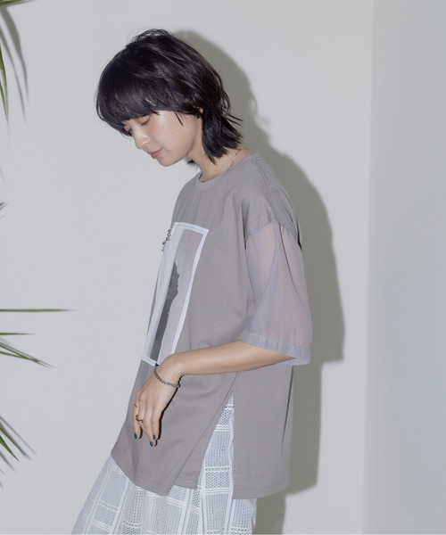 Eimee Law(エイミーロウ)の「モノクロフォトptシアー袖Tシャツ(Tシャツ/カットソー・レディース・オフホワイト/モカ/ライトグレー/ブラック・FREE)」の21枚目の写真