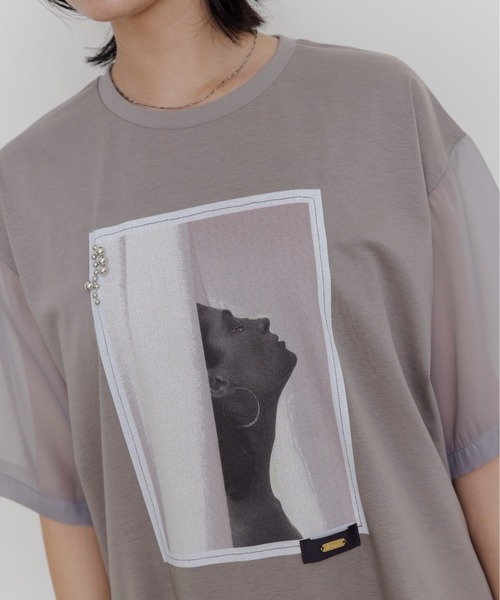 Eimee Law(エイミーロウ)の「モノクロフォトptシアー袖Tシャツ(Tシャツ/カットソー・レディース・オフホワイト/モカ/ライトグレー/ブラック・FREE)」の18枚目の写真