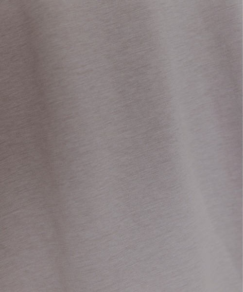 Eimee Law(エイミーロウ)の「モノクロフォトptシアー袖Tシャツ(Tシャツ/カットソー・レディース・オフホワイト/モカ/ライトグレー/ブラック・FREE)」の15枚目の写真