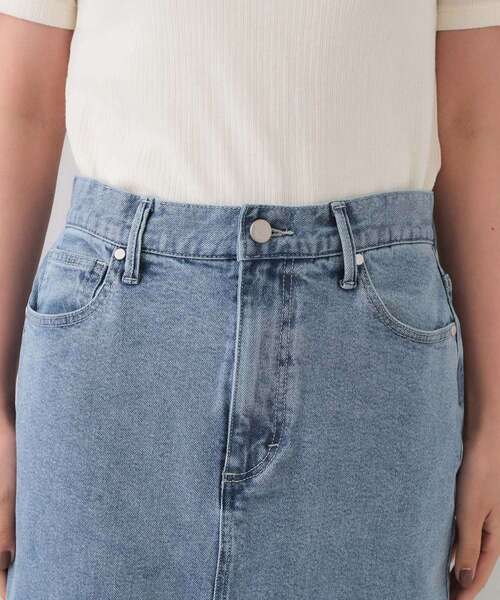 OPAQUE.CLIP（オペークドットクリップ）の「デニムナロースカート【洗濯機洗い可】（デニムスカート・レディース・ホワイト/ライトブルー・38/40/42）」の14枚目の写真