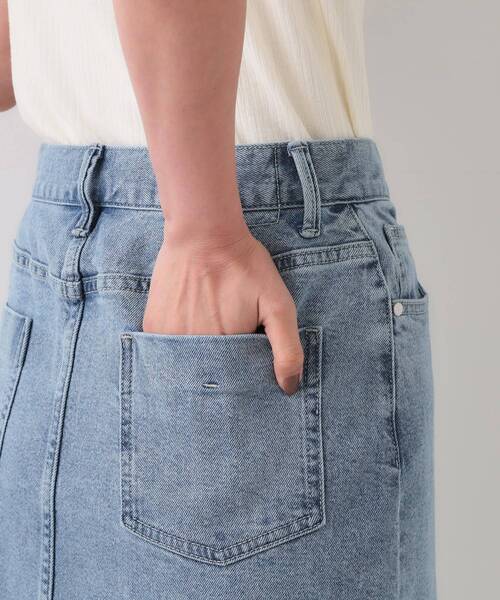 OPAQUE.CLIP（オペークドットクリップ）の「デニムナロースカート【洗濯機洗い可】（デニムスカート・レディース・ホワイト/ライトブルー・38/40/42）」の16枚目の写真