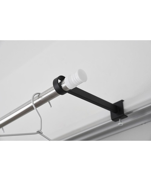 tower（タワー）の「《WEB限定》【tower/タワー】鴨居室内物干しポールホルダー　奥行ワイド（ランドリーグッズ・レディース・ホワイト/ブラック・FREE）」の11枚目の写真