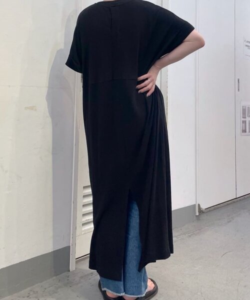 ear PAPILLONNER（イアパピヨネ）の「カットマキシワンピース【SUM1 STYLE(スミスタイル)】（ワンピース・レディース・ブラック/ブルー/サンドベージュ・FREE）」の5枚目の写真