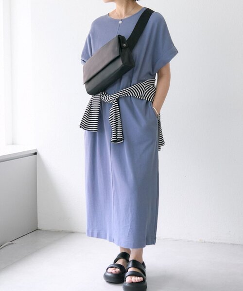 ear PAPILLONNER（イアパピヨネ）の「カットマキシワンピース【SUM1 STYLE(スミスタイル)】（ワンピース・レディース・ブラック/ブルー/サンドベージュ・FREE）」の18枚目の写真