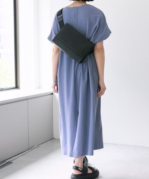 ear PAPILLONNER（イアパピヨネ）の「カットマキシワンピース【SUM1 STYLE(スミスタイル)】（ワンピース・レディース・ブラック/ブルー/サンドベージュ・FREE）」の19枚目の写真