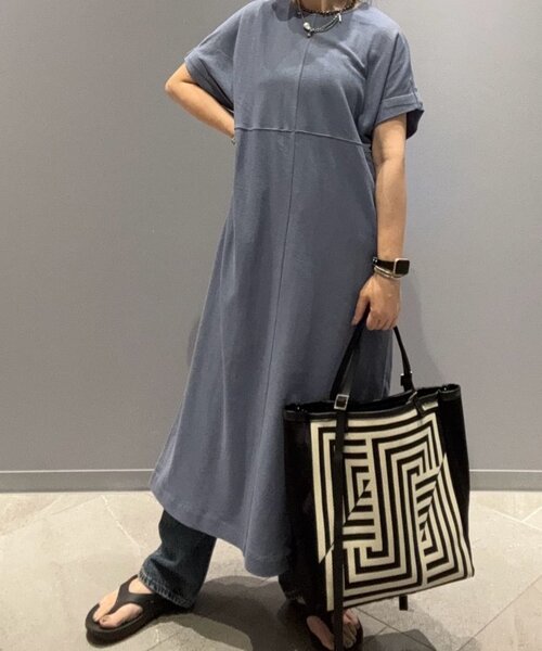 ear PAPILLONNER（イアパピヨネ）の「カットマキシワンピース【SUM1 STYLE(スミスタイル)】（ワンピース・レディース・ブラック/ブルー/サンドベージュ・FREE）」の21枚目の写真