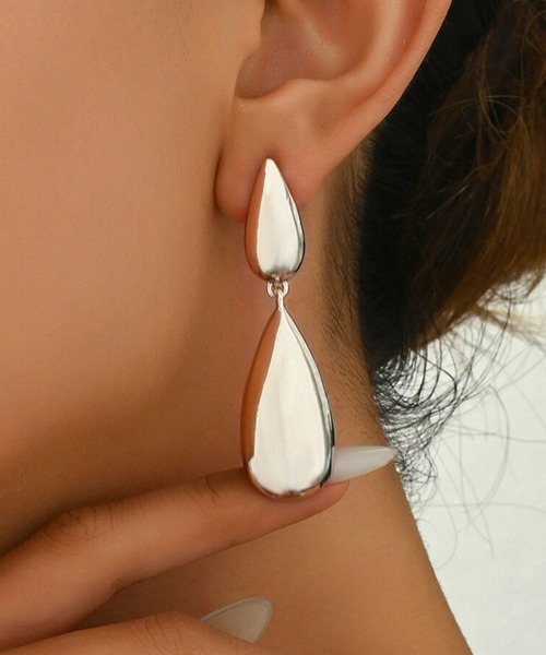 yu-ka(ユーカ)の「YU-KA:レトロドロップイヤリング retro drop earring(イヤリング・レディース・ゴールド/シルバー・FREE)」の2枚目の写真