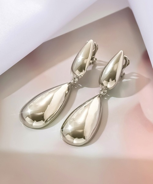 yu-ka(ユーカ)の「YU-KA:レトロドロップイヤリング retro drop earring(イヤリング・レディース・ゴールド/シルバー・FREE)」の4枚目の写真