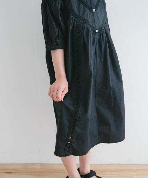 URBAN RESEARCH DOORS（アーバンリサーチドアーズ）の「ハシゴレースワンピース(KIDS)（ワンピース・キッズ・ブルー/ホワイト系その他/ブラック・120/105/135）」の5枚目の写真