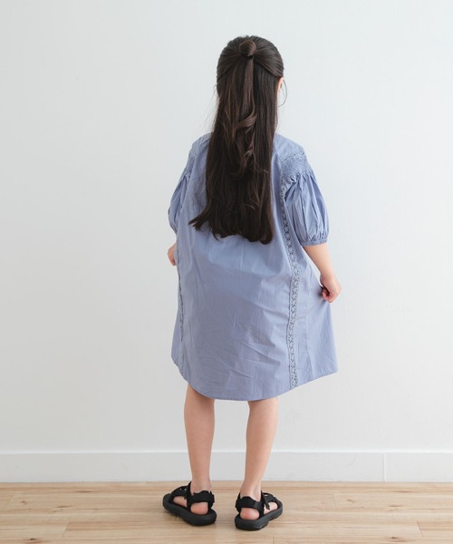 URBAN RESEARCH DOORS（アーバンリサーチドアーズ）の「ハシゴレースワンピース(KIDS)（ワンピース・キッズ・ブルー/ホワイト系その他/ブラック・120/105/135）」の19枚目の写真