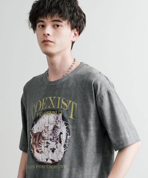 Rocky Monroe(ロッキーモンロー)の「ピグメントライクグラフィックプリント半袖クルーネックTシャツ(Tシャツ/カットソー・メンズ・F/E/A/D/C/B・M/LL/L)」の3枚目の写真