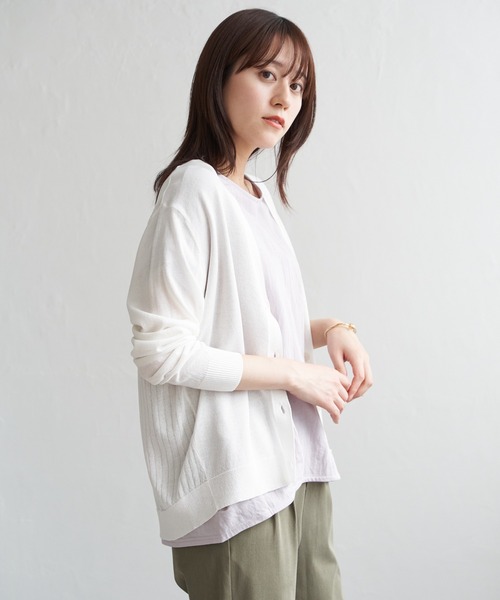 ikka（イッカ）の「【洗濯機で洗える／接触冷感】針抜きシアーニットカーディガン【UVカット】（カーディガン/ボレロ・レディース・ブラック/オフホワイト/ブルー/ライトグレー・M/L/S）」の13枚目の写真