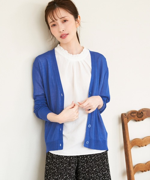 ikka（イッカ）の「【洗濯機で洗える／接触冷感】針抜きシアーニットカーディガン【UVカット】（カーディガン/ボレロ・レディース・ブラック/オフホワイト/ブルー/ライトグレー・M/L/S）」の5枚目の写真