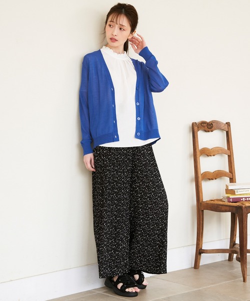 ikka（イッカ）の「【洗濯機で洗える／接触冷感】針抜きシアーニットカーディガン【UVカット】（カーディガン/ボレロ・レディース・ブラック/オフホワイト/ブルー/ライトグレー・M/L/S）」の9枚目の写真