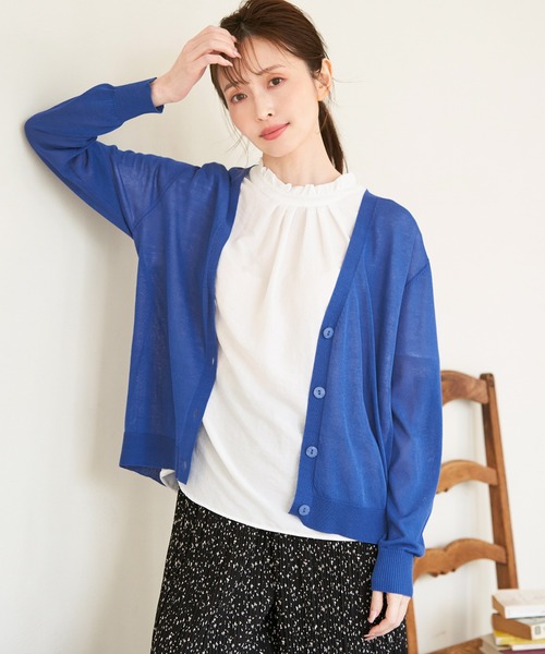 ikka（イッカ）の「【洗濯機で洗える／接触冷感】針抜きシアーニットカーディガン【UVカット】（カーディガン/ボレロ・レディース・ブラック/オフホワイト/ブルー/ライトグレー・M/L/S）」の6枚目の写真