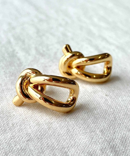 Q（キュー）の「結びピアス（ピアス（両耳用）・レディース・ゴールド・ONE SIZE）」の3枚目の写真