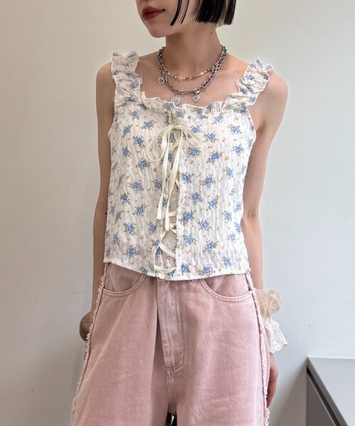 w closet(ダブルクローゼット)の「【3色展開】花柄シャーリングTOPS(Tシャツ/カットソー・レディース・ブルー/オレンジ/ピンク・FREE)」の16枚目の写真