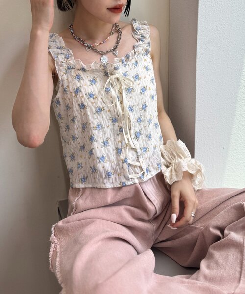 w closet(ダブルクローゼット)の「【3色展開】花柄シャーリングTOPS(Tシャツ/カットソー・レディース・ブルー/オレンジ/ピンク・FREE)」の18枚目の写真