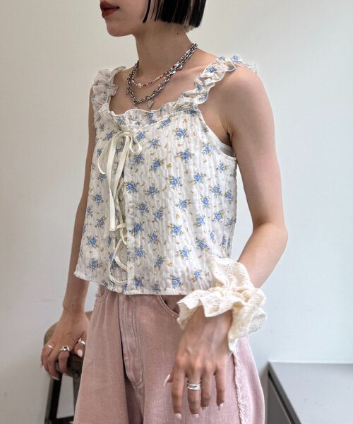 w closet(ダブルクローゼット)の「【3色展開】花柄シャーリングTOPS(Tシャツ/カットソー・レディース・ブルー/オレンジ/ピンク・FREE)」の21枚目の写真