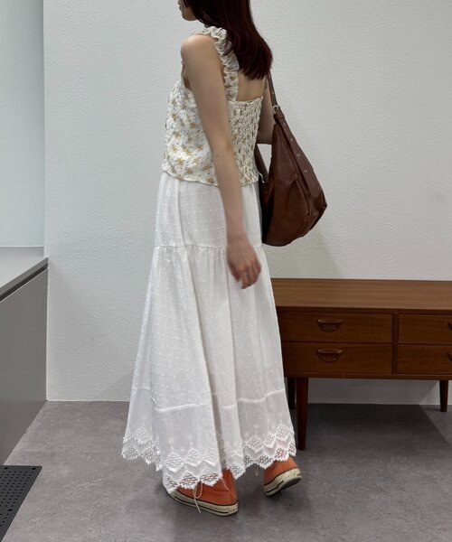 w closet(ダブルクローゼット)の「【3色展開】花柄シャーリングTOPS(Tシャツ/カットソー・レディース・ブルー/オレンジ/ピンク・FREE)」の7枚目の写真