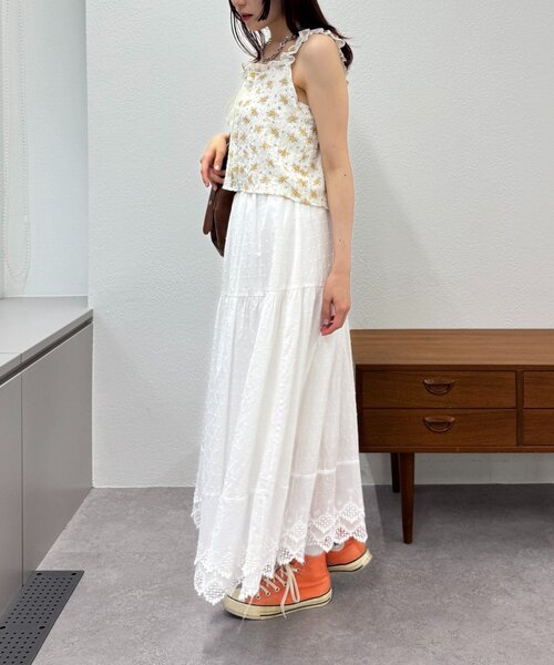 w closet(ダブルクローゼット)の「【3色展開】花柄シャーリングTOPS(Tシャツ/カットソー・レディース・ブルー/オレンジ/ピンク・FREE)」の8枚目の写真