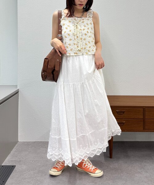 w closet(ダブルクローゼット)の「【3色展開】花柄シャーリングTOPS(Tシャツ/カットソー・レディース・ブルー/オレンジ/ピンク・FREE)」の9枚目の写真