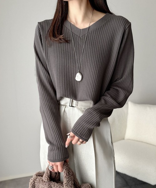 classicalelf（クラシカルエルフ）の「デコルテ美人。着映えVネックシンプルリブニット（長袖）（ニット/セーター・レディース・ベージュ/チャコール/ブラウン/ブラック/オフホワイト・LARGE/MEDIUM/SMALL/X-LARGE）」の20枚目の写真