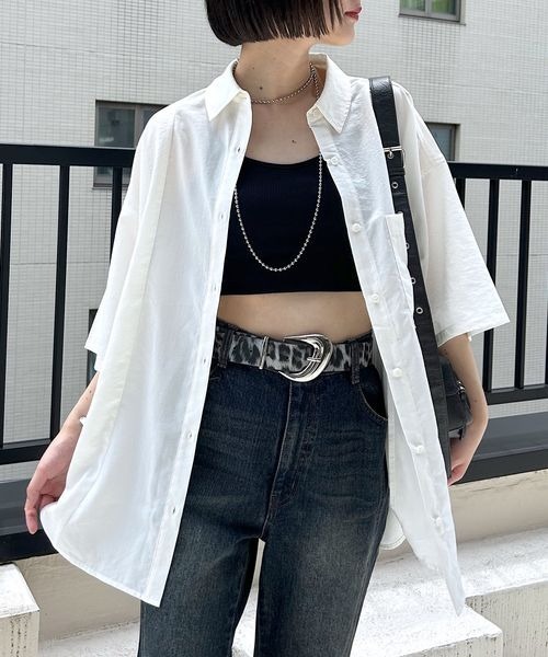 PAGEBOY（ページボーイ）の「スムースタッチルーズシャツ(半袖)（シャツ/ブラウス・レディース・ブラック/グレイッシュベージュ/レッド系その他4/オフホワイト・FREE）」の2枚目の写真