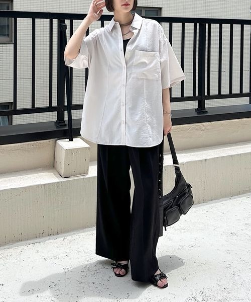 PAGEBOY（ページボーイ）の「スムースタッチルーズシャツ(半袖)（シャツ/ブラウス・レディース・ブラック/グレイッシュベージュ/レッド系その他4/オフホワイト・FREE）」の12枚目の写真