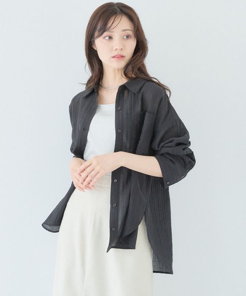 Andemiu（アンデミュウ）の「シアーストライプシャツ577728（シャツ/ブラウス・レディース・オフホワイト/ブルー/ブラック・FREE）」の3枚目の写真