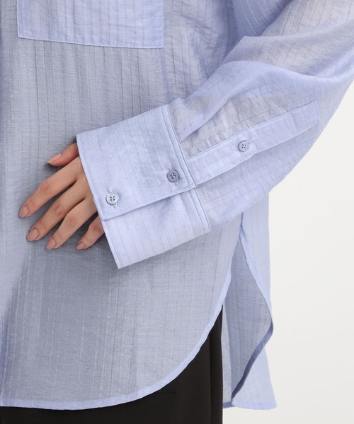 Andemiu（アンデミュウ）の「シアーストライプシャツ577728（シャツ/ブラウス・レディース・オフホワイト/ブルー/ブラック・FREE）」の9枚目の写真