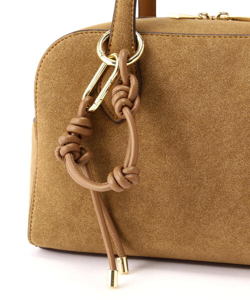 NATURAL BEAUTY BASIC（ナチュラルビューティーベーシック）の「◇チャームデコラボストンバッグ（ボストンバッグ・レディース・キャメル/ダークブラウン・ﾌﾘ-）」の7枚目の写真