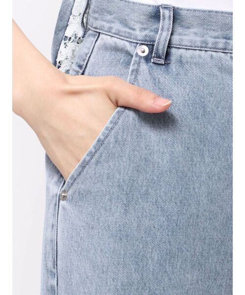 CALNAMUR（カルナムール）の「BACK RIBBON DENIM PT/バックリボンデニムパンツ（デニムパンツ・レディース・ライトブルー・SMALL/MEDIUM）」の6枚目の写真