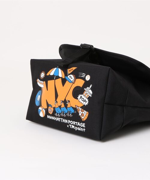Manhattan Portage(マンハッタンポーテージ)の「NYLON MESSENGER BAG JR (SM) BP W/DIV LVL TMP(メッセンジャーバッグ・メンズ・ブラック・SMALL)」の2枚目の写真