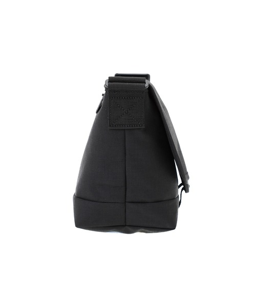 Manhattan Portage(マンハッタンポーテージ)の「NYLON MESSENGER BAG JR (SM) BP W/DIV LVL TMP(メッセンジャーバッグ・メンズ・ブラック・SMALL)」の13枚目の写真