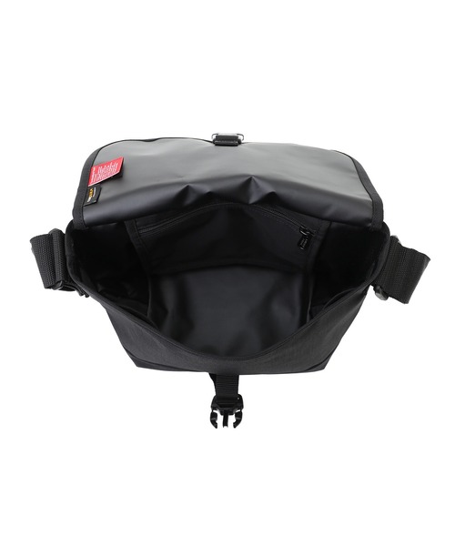 Manhattan Portage(マンハッタンポーテージ)の「NYLON MESSENGER BAG JR (SM) BP W/DIV LVL TMP(メッセンジャーバッグ・メンズ・ブラック・SMALL)」の10枚目の写真