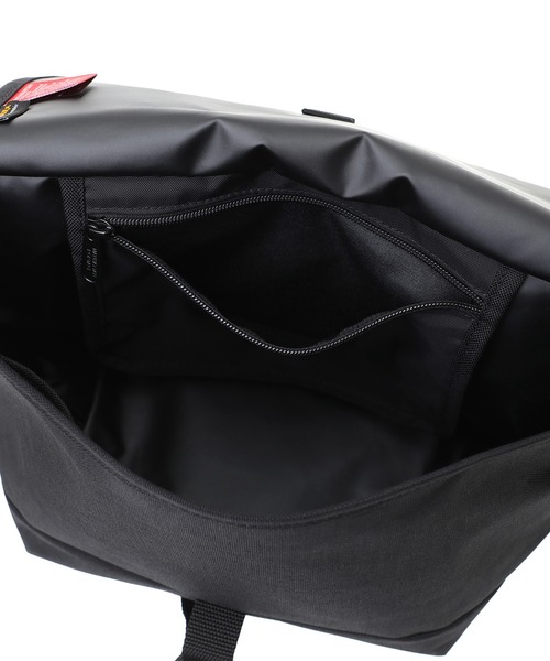 Manhattan Portage(マンハッタンポーテージ)の「NYLON MESSENGER BAG JR (SM) BP W/DIV LVL TMP(メッセンジャーバッグ・メンズ・ブラック・SMALL)」の8枚目の写真