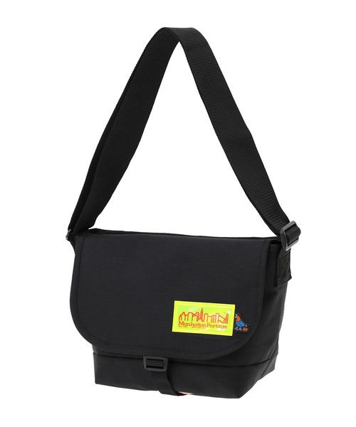Manhattan Portage(マンハッタンポーテージ)の「NYLON MESSENGER BAG JR (SM) BP W/DIV LVL TMP(メッセンジャーバッグ・メンズ・ブラック・SMALL)」の4枚目の写真