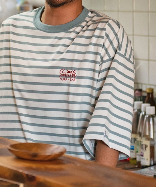 Sunny Smith（サニースミス）の「ヘビーオンスCool Smith BD Logo Emb SS Tee（Tシャツ/カットソー・メンズ・オフホワイト/ネイビー・FREE）」の10枚目の写真