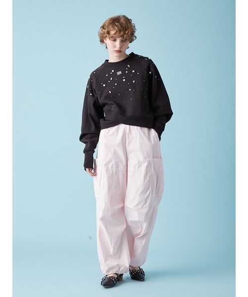 FURFUR（ファーファー）の「ビジュー付きロゴ刺繍スウェット