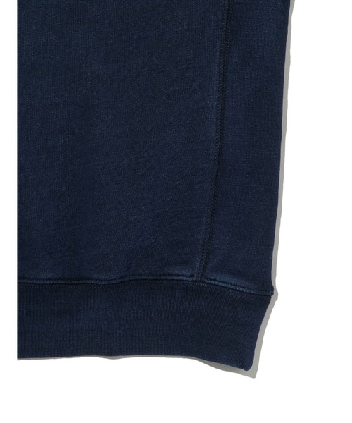 Levi's(リーバイス)の「Levi's/リーバイス グラフィック ヘリテージ クルーネックスウェットシャツ(スウェット・レディース・インディゴブルー・S/M/L)」の6枚目の写真
