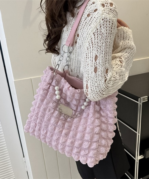 blackdia ocean(ブラックダイヤオーシャン)の「blackdia ocean パールチェーン ポップコーントート(ショルダーバッグ・レディース・ブラック/ピンク/ミント/オフホワイト・FREE)」の4枚目の写真