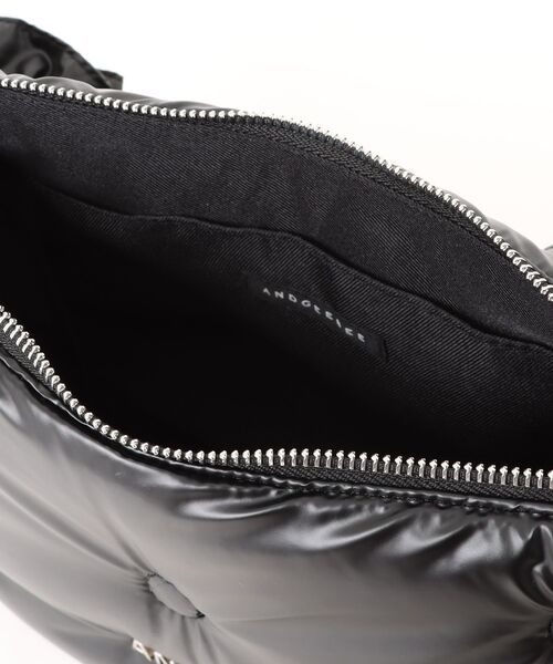 ANDGEEBEE（アンジービー）の「ギャザーパフィーショルダーバッグ（ショルダーバッグ・レディース・ブラック/アイボリー・FREE）」の16枚目の写真