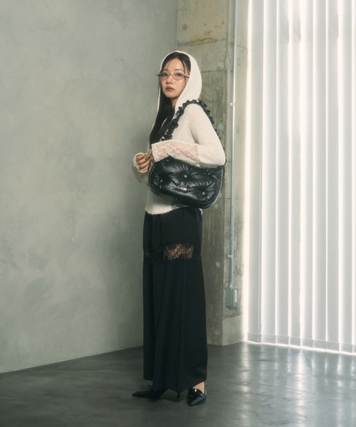 ANDGEEBEE（アンジービー）の「ギャザーパフィーショルダーバッグ（ショルダーバッグ・レディース・ブラック/アイボリー・FREE）」の5枚目の写真