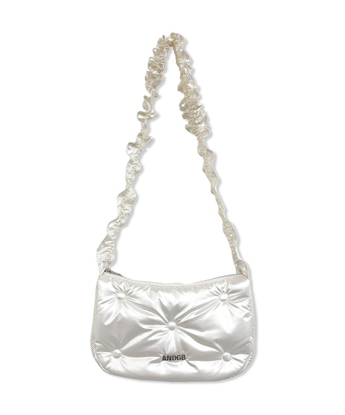 ANDGEEBEE（アンジービー）の「ギャザーパフィーショルダーバッグ（ショルダーバッグ・レディース・ブラック/アイボリー・FREE）」の13枚目の写真